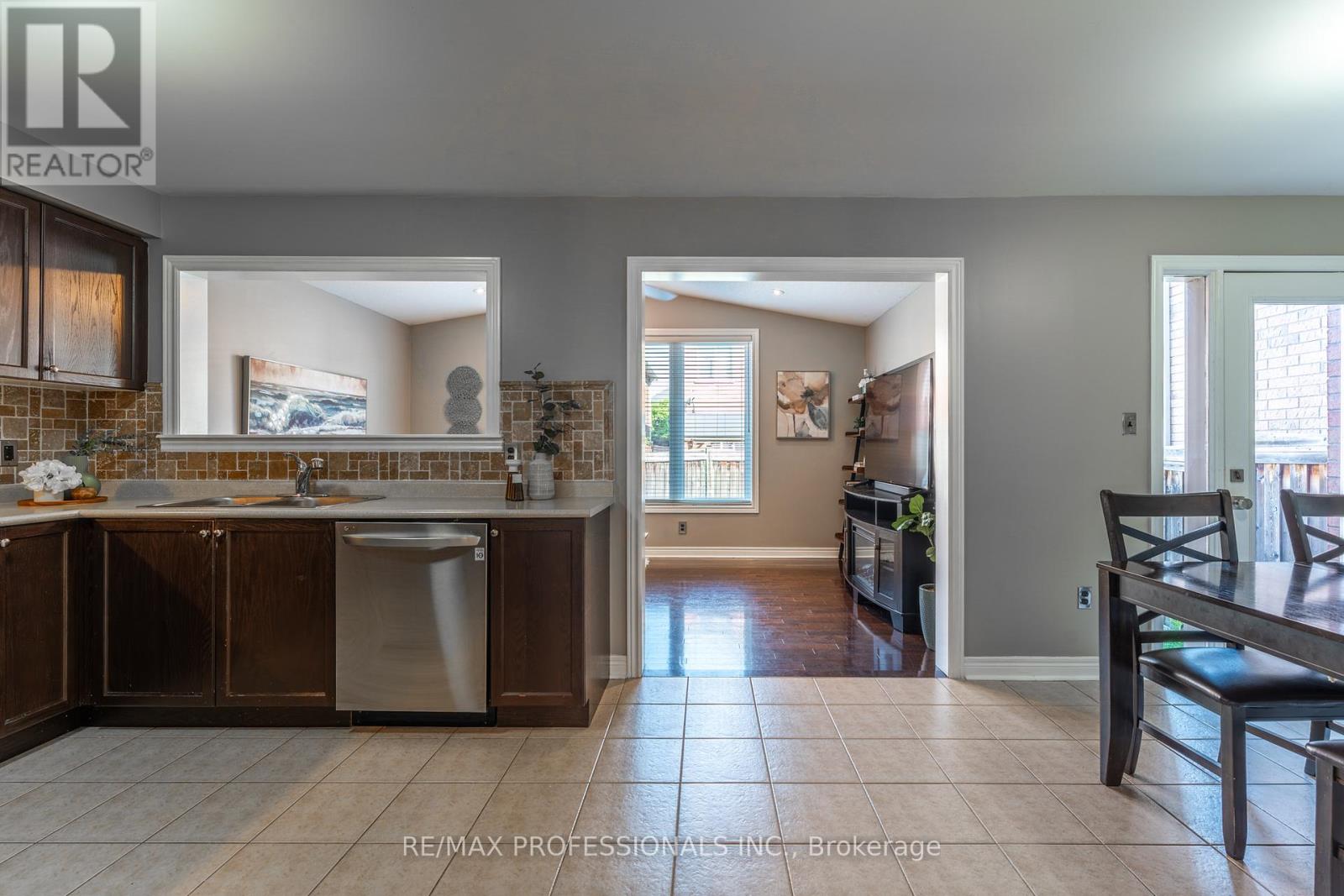 153 WESTON DRIVE - 6