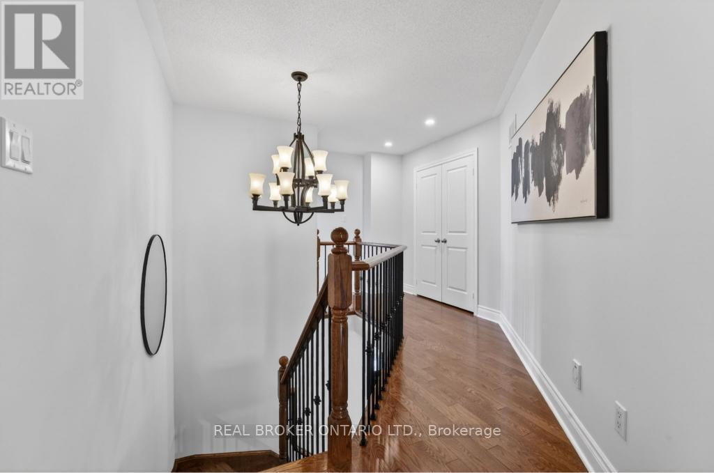 12 LOOKOUT COURT - 24
