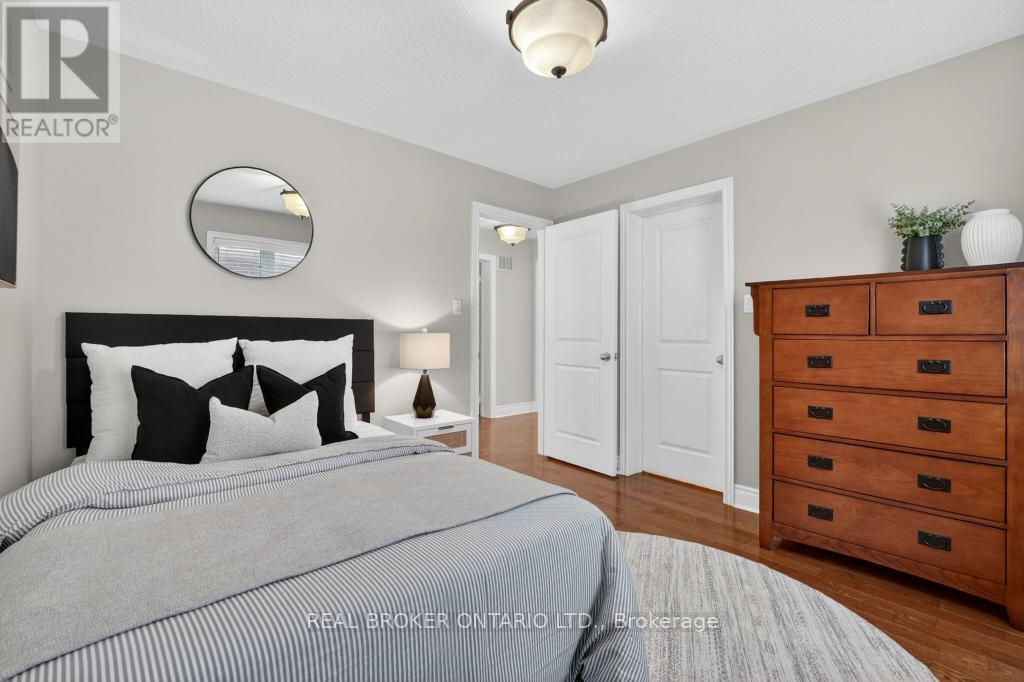 12 LOOKOUT COURT - 30