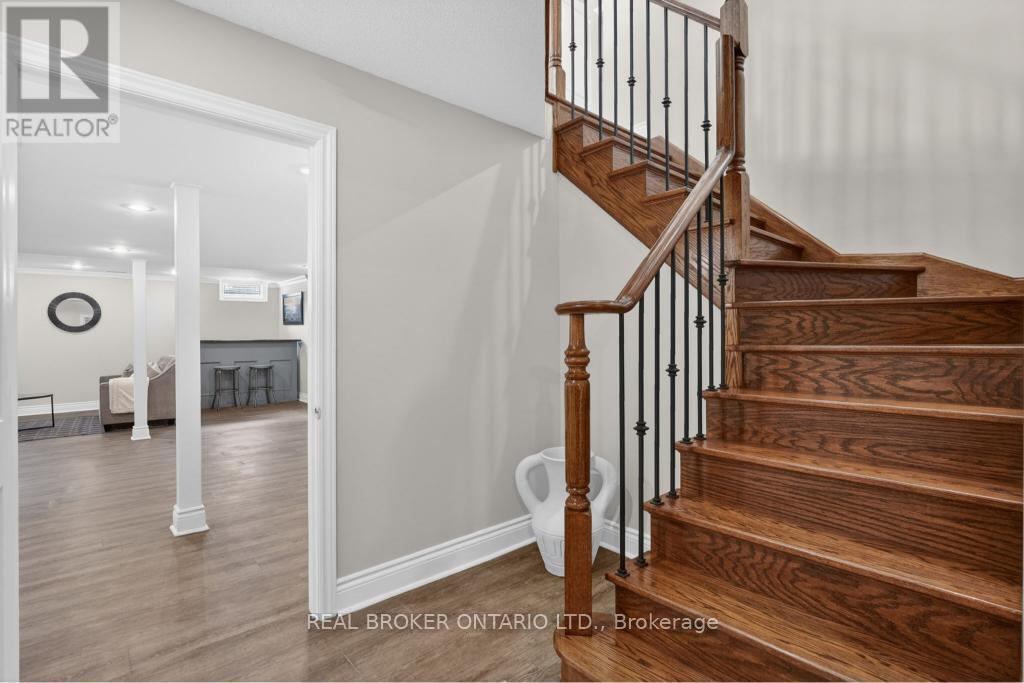 12 LOOKOUT COURT - 35