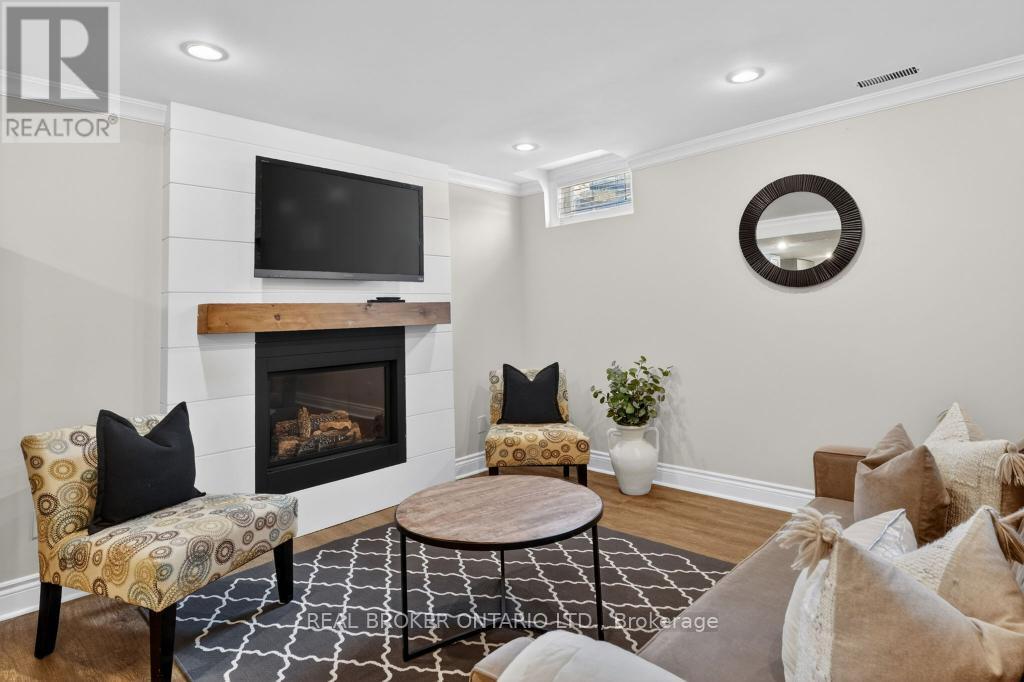 12 LOOKOUT COURT - 39