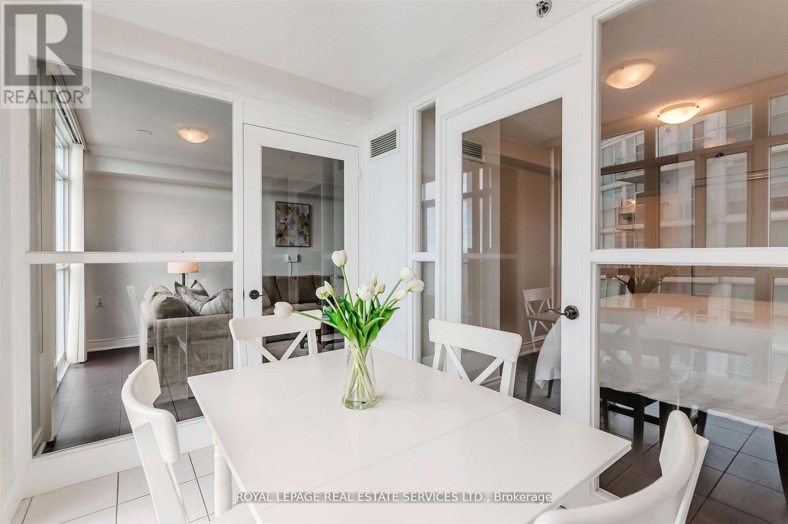 #1109 3 MARINE PARADE DRIVE - 17