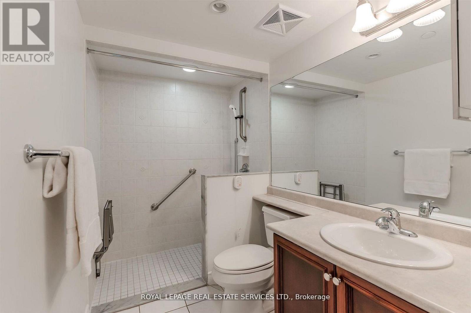 #1109 3 MARINE PARADE DRIVE - 21