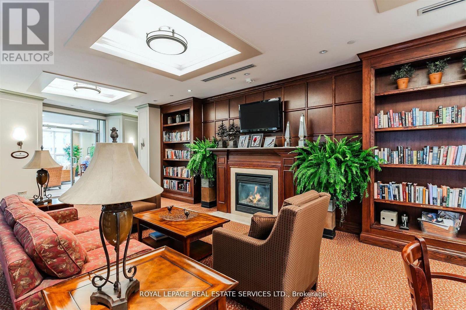 #1109 3 MARINE PARADE DRIVE - 26