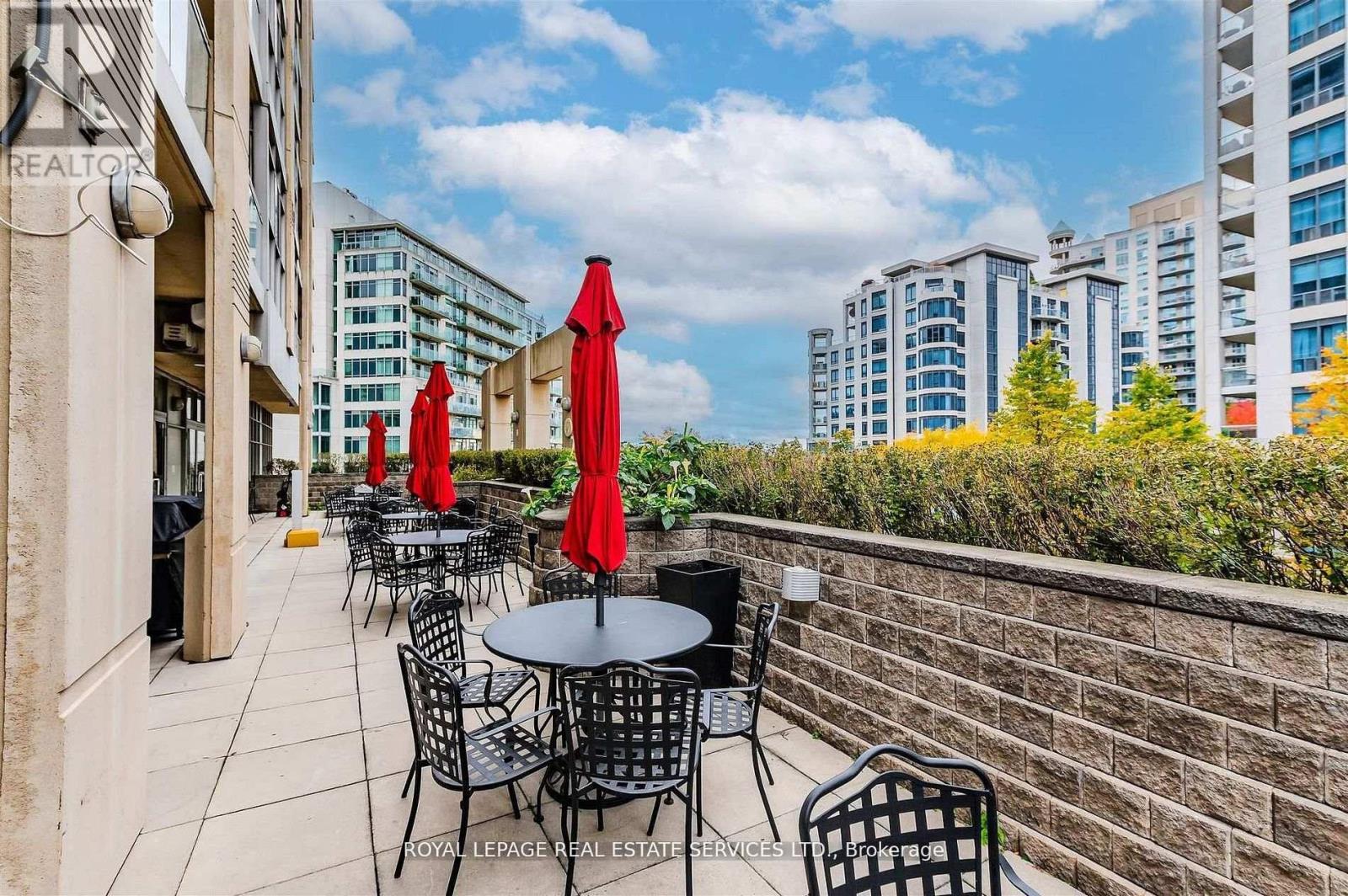 #1109 3 MARINE PARADE DRIVE - 40