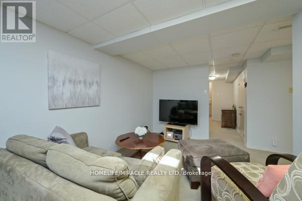 #27 121 FALCONER DRIVE - 24