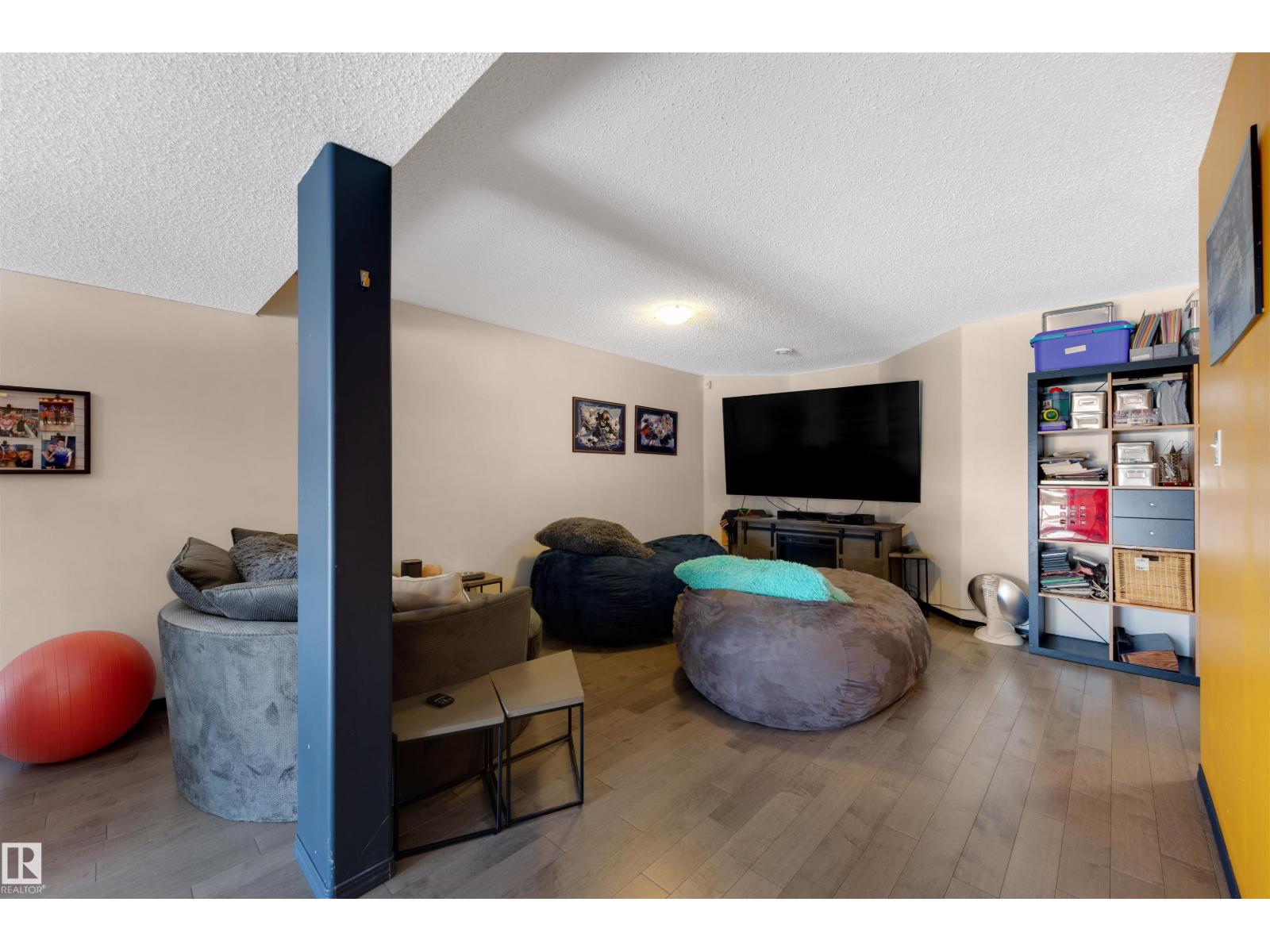 #172 52216 RANGE ROAD 233 - 33