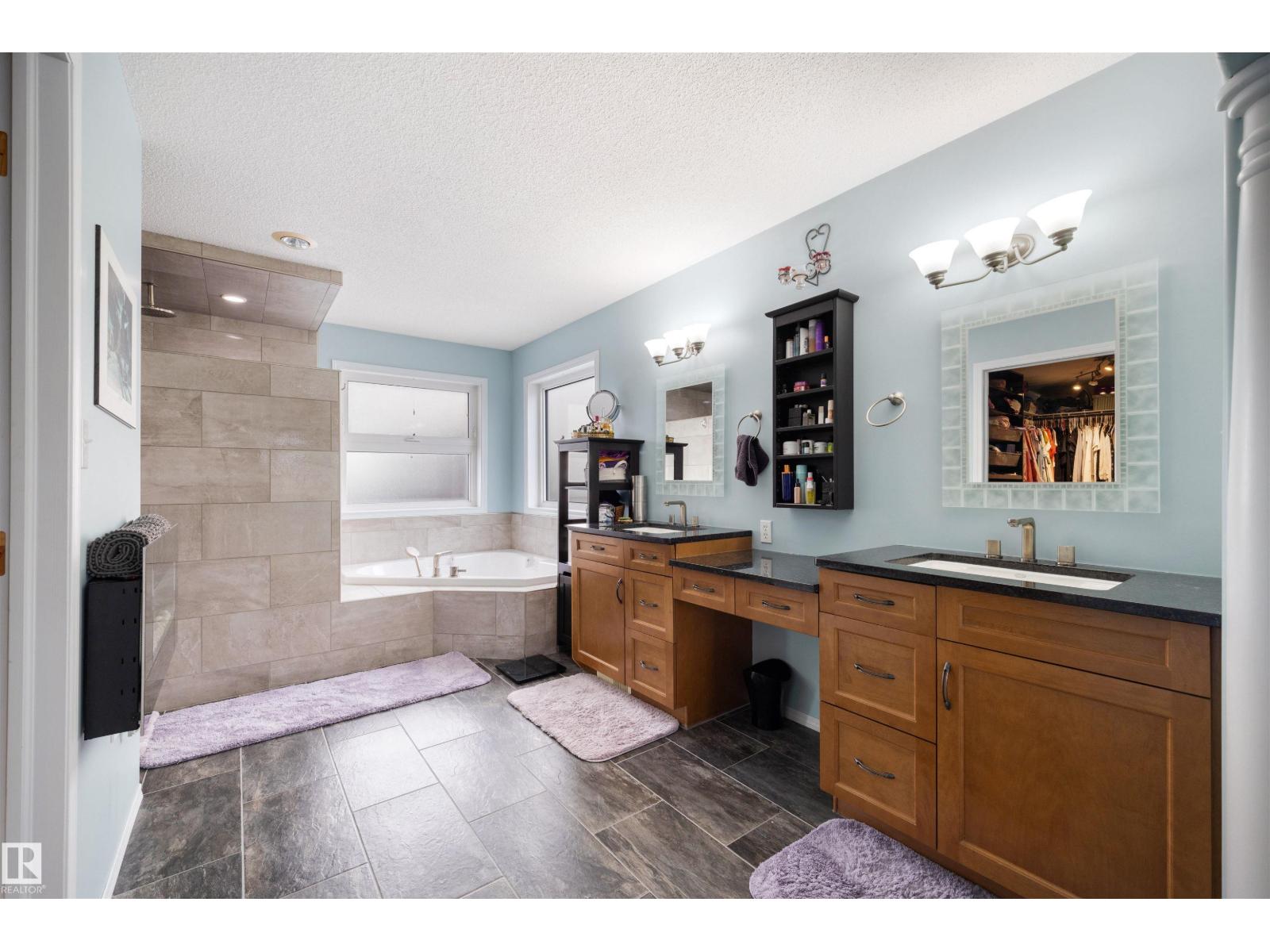 #172 52216 RANGE ROAD 233 - 21