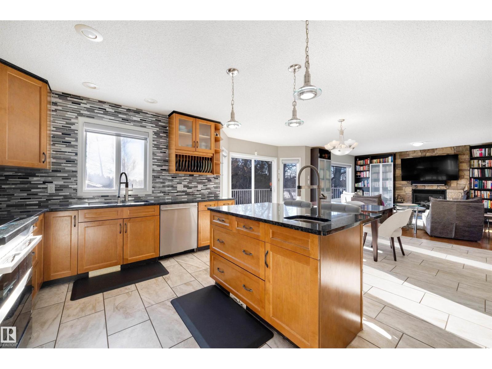 #172 52216 RANGE ROAD 233 - 12