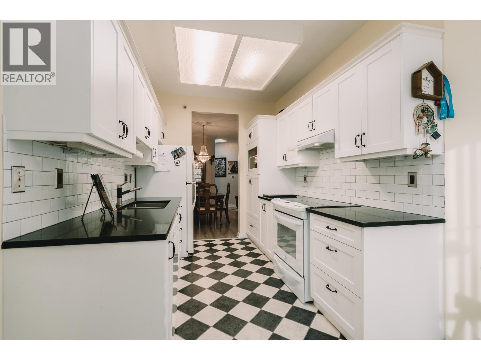 402 2995 PRINCESS CRESCENT, Coquitlam
