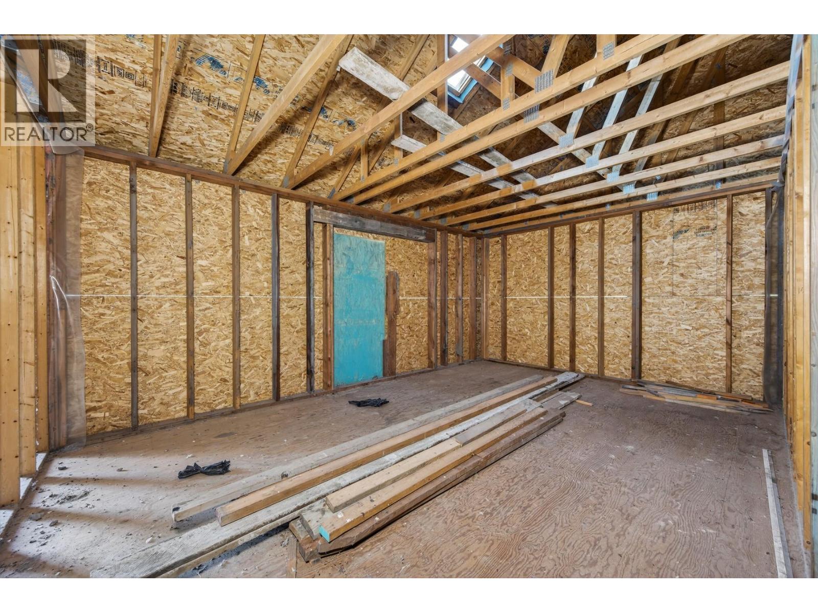 390 Marshall Road - 14