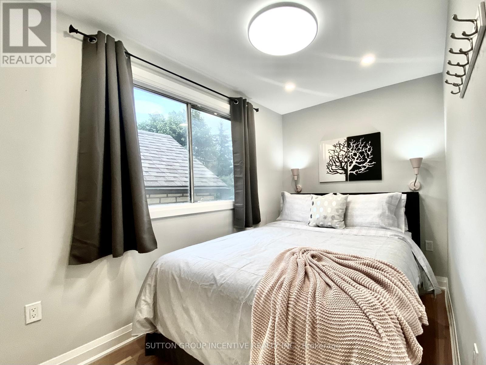 5151 KITCHENER STREET - 20