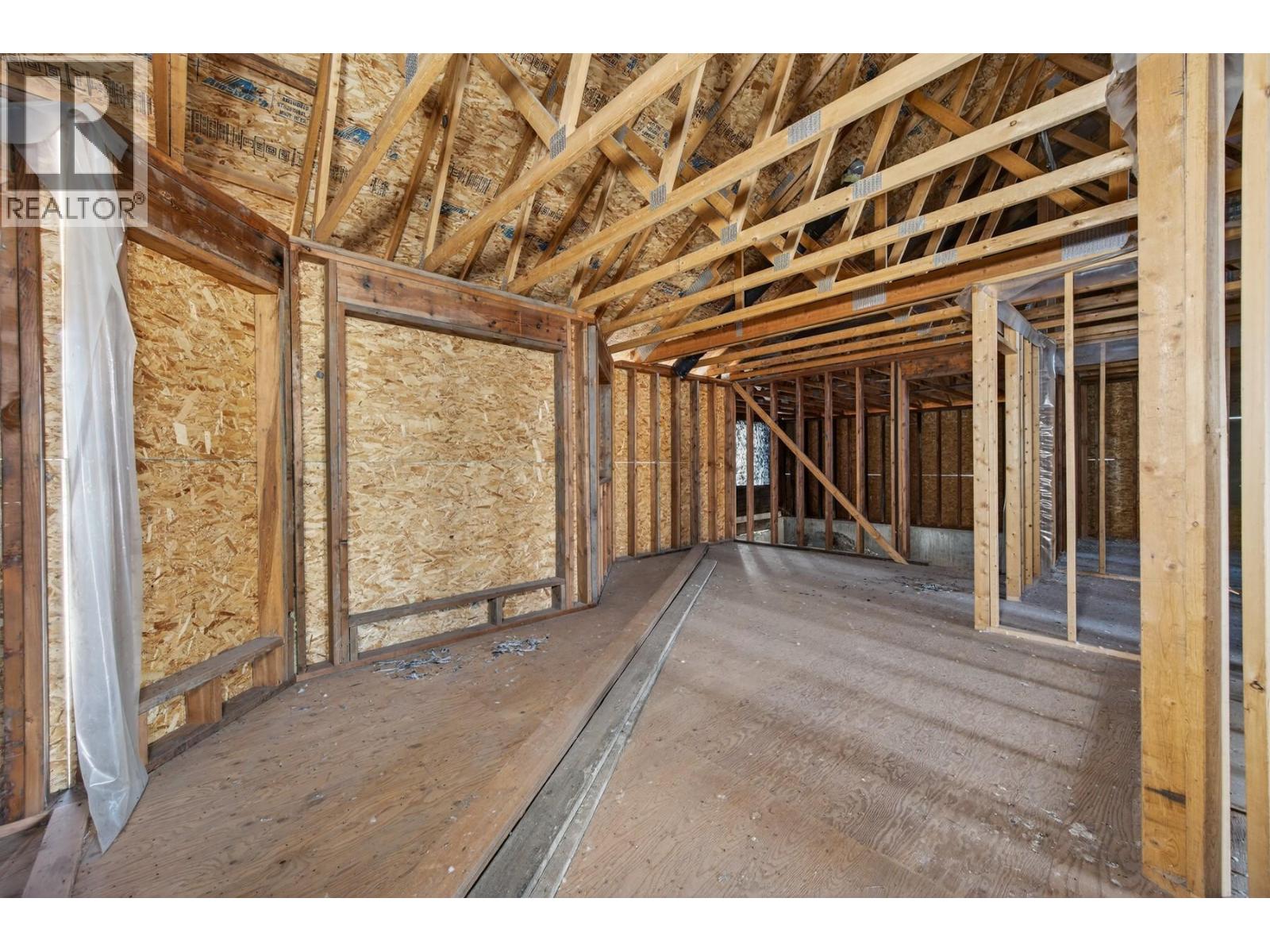 390 Marshall Road - 10