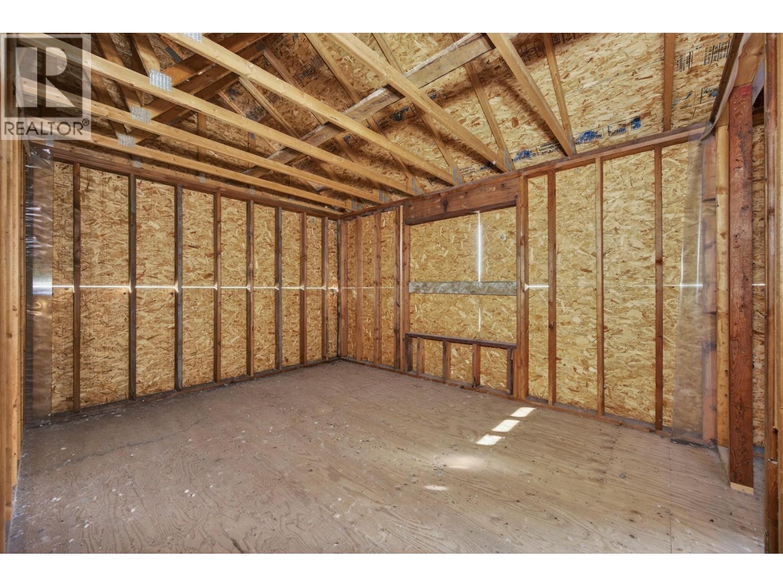 390 Marshall Road - 18