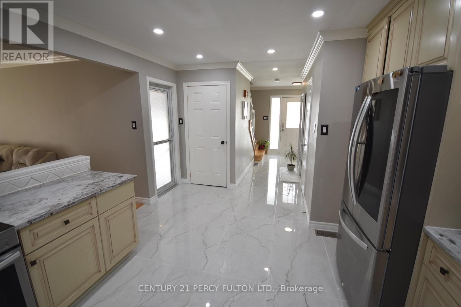 1853 MAPLERIDGE DRIVE - 12