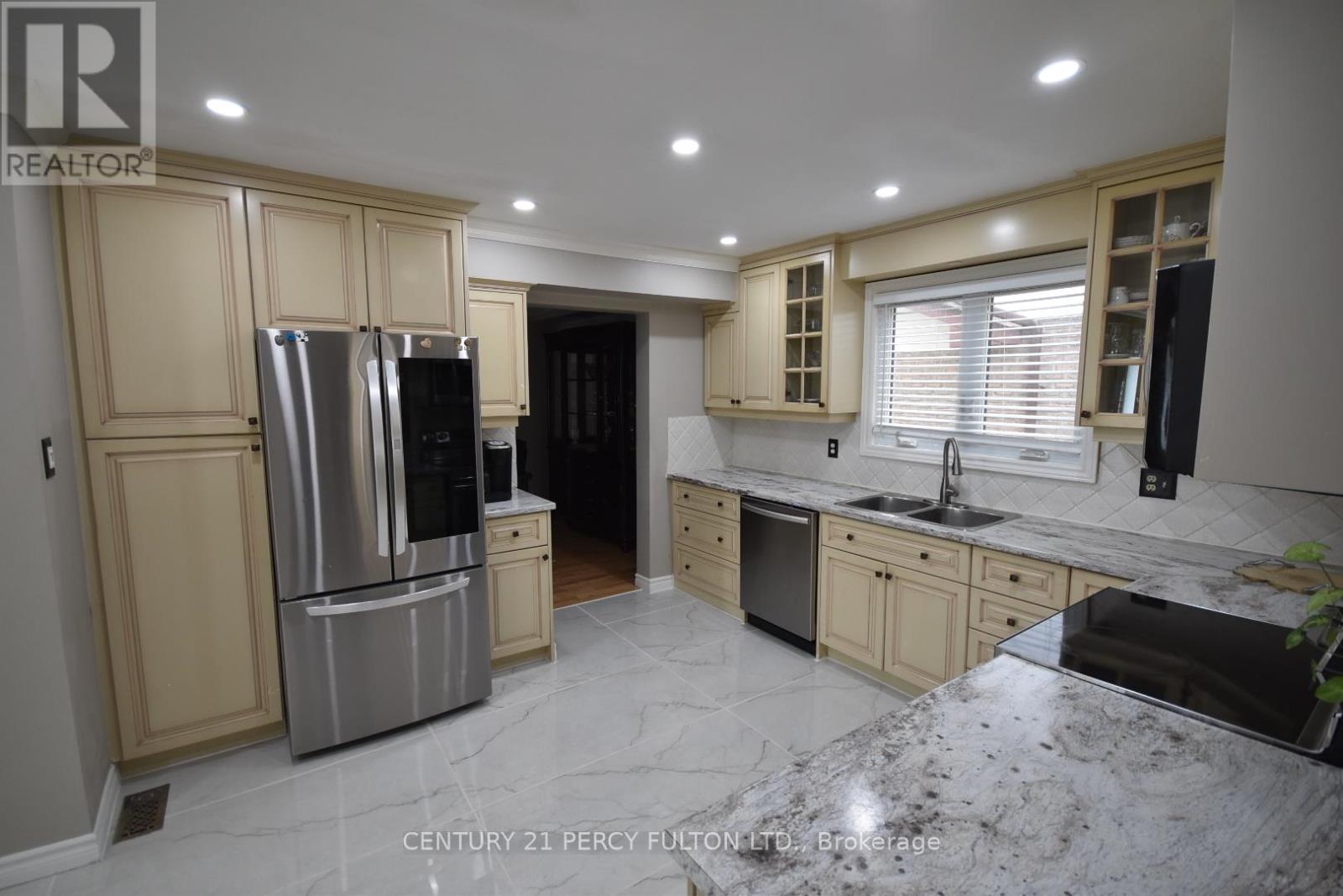1853 MAPLERIDGE DRIVE - 13