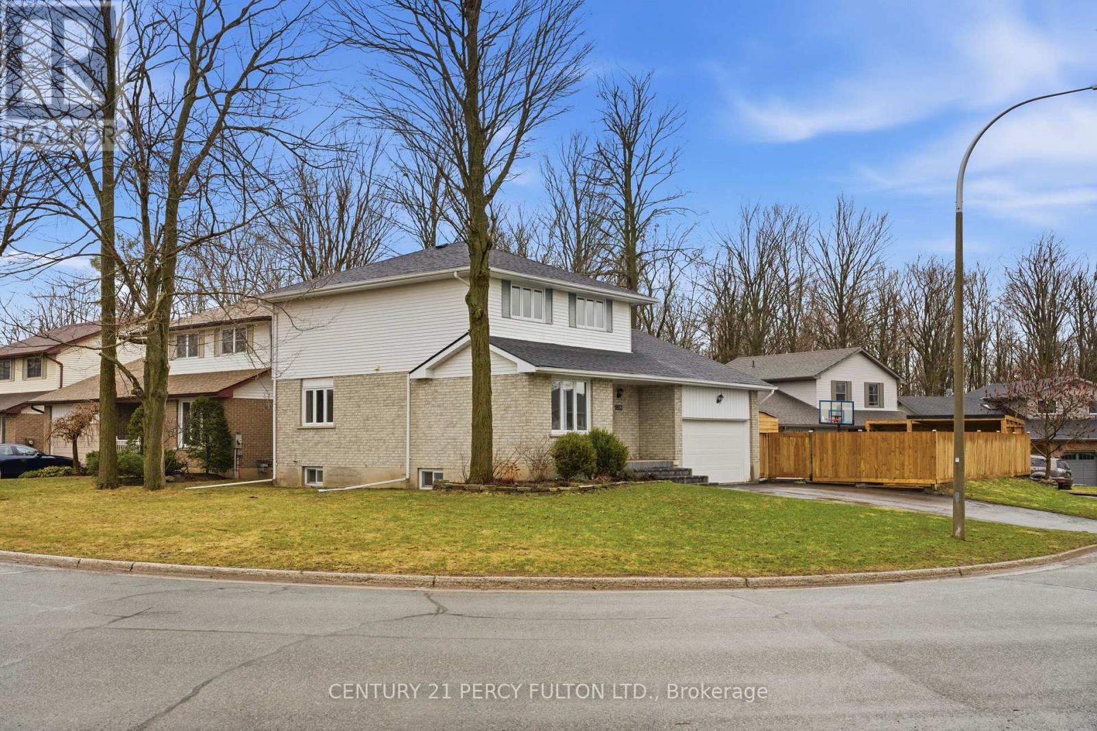 1853 MAPLERIDGE DRIVE - 2