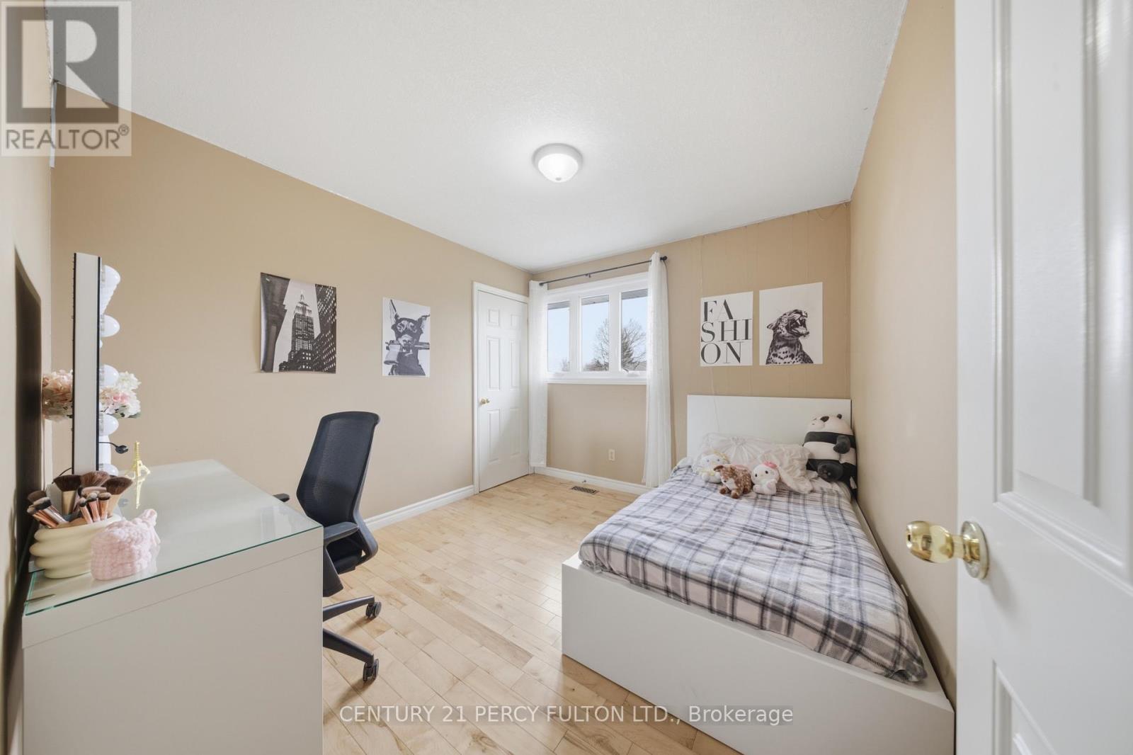 1853 MAPLERIDGE DRIVE - 22
