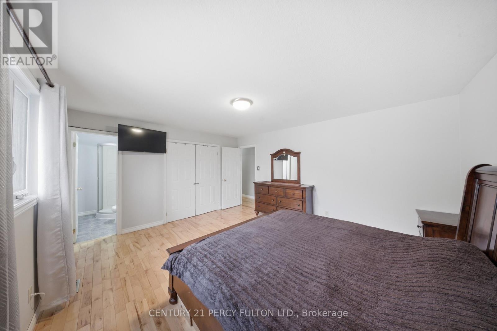 1853 MAPLERIDGE DRIVE - 23