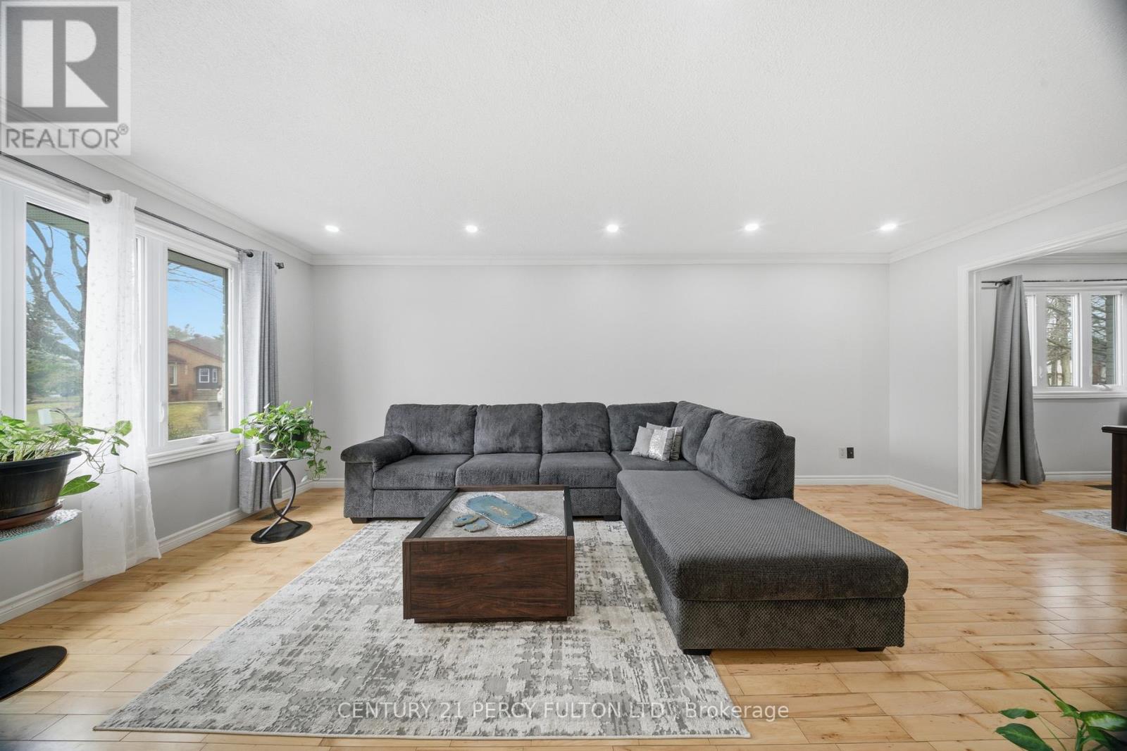 1853 MAPLERIDGE DRIVE - 6