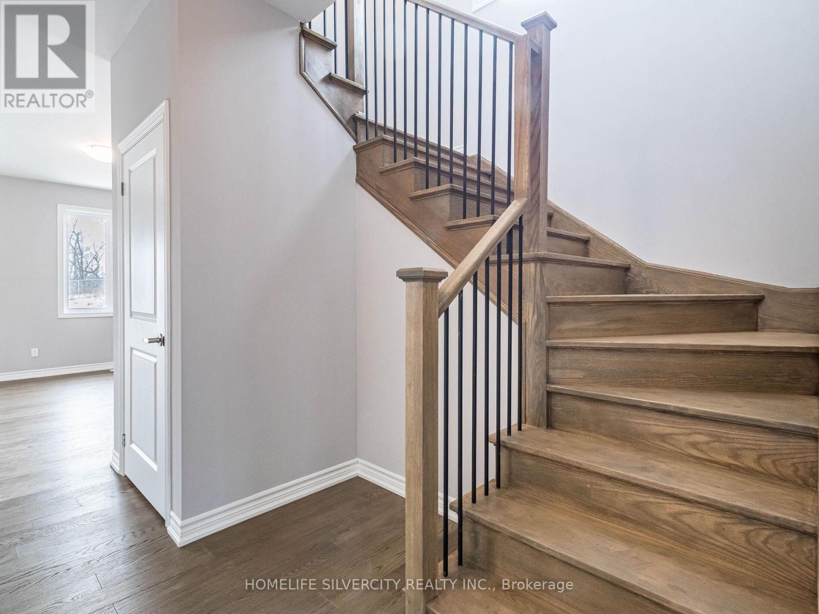 215 SOUTHWORTH STREET N - 18