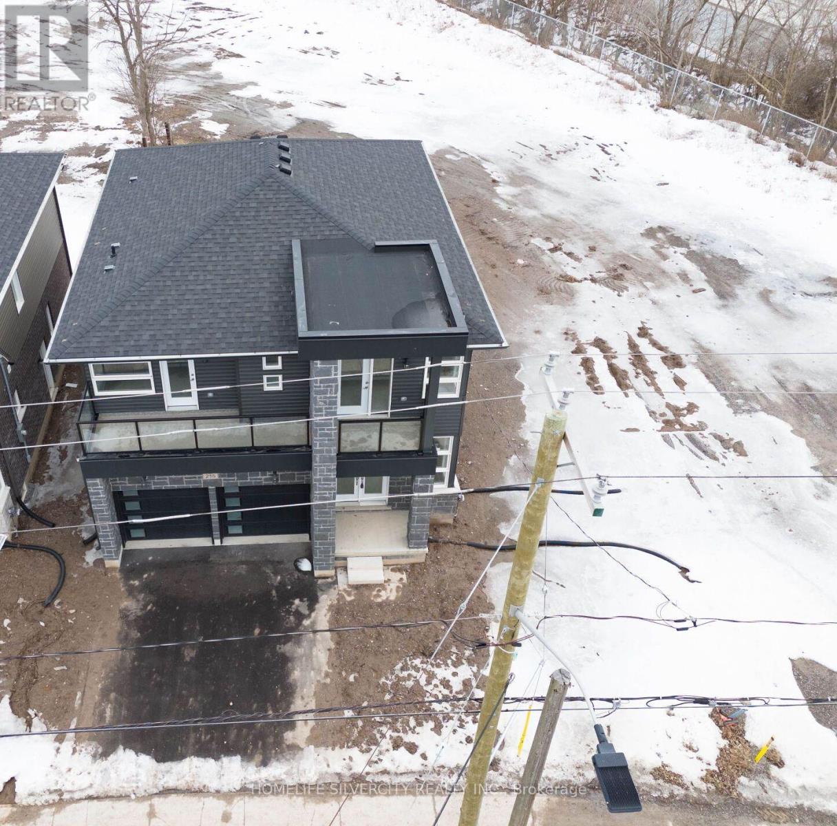 215 SOUTHWORTH STREET N - 2