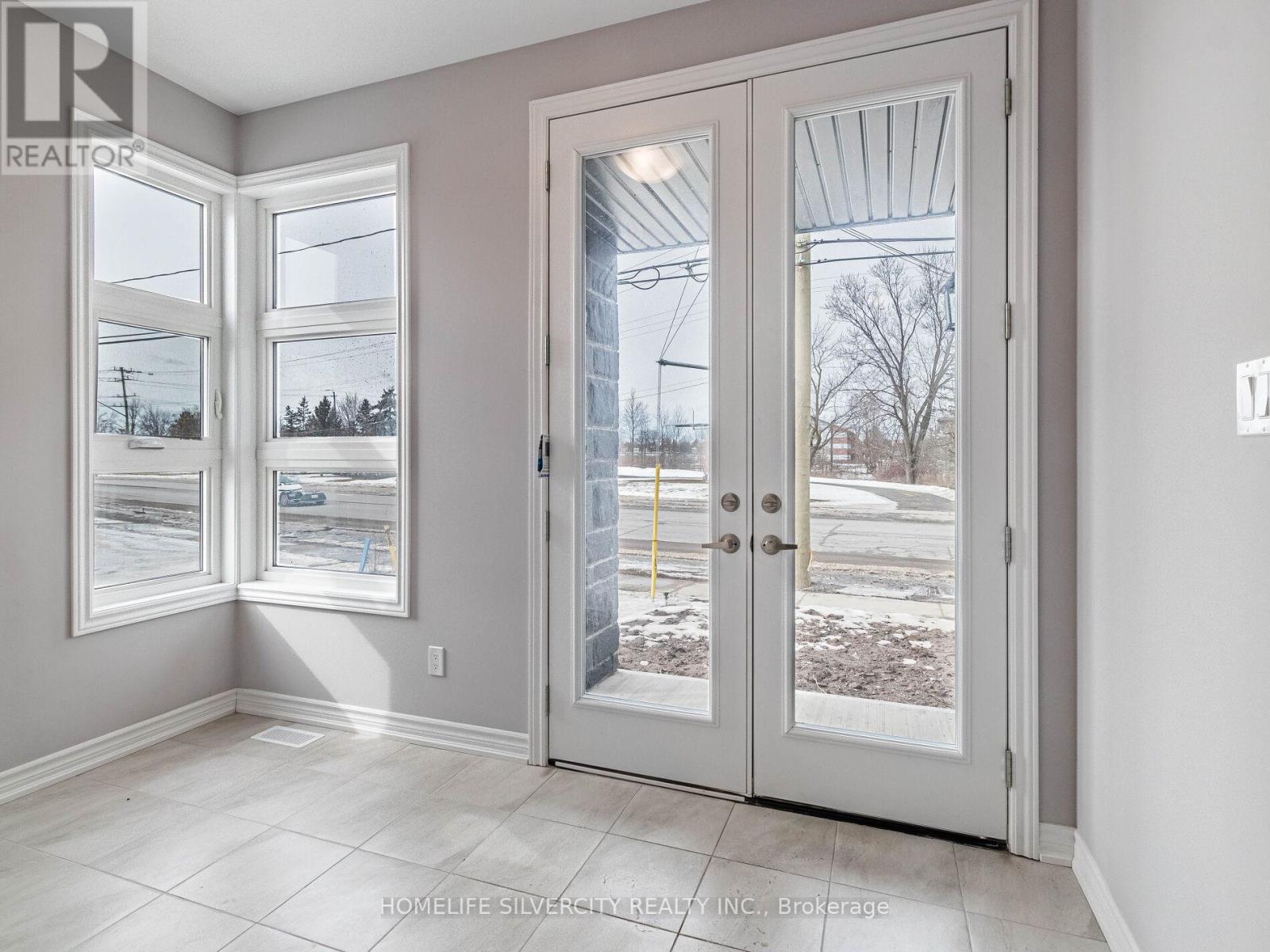 215 SOUTHWORTH STREET N - 4