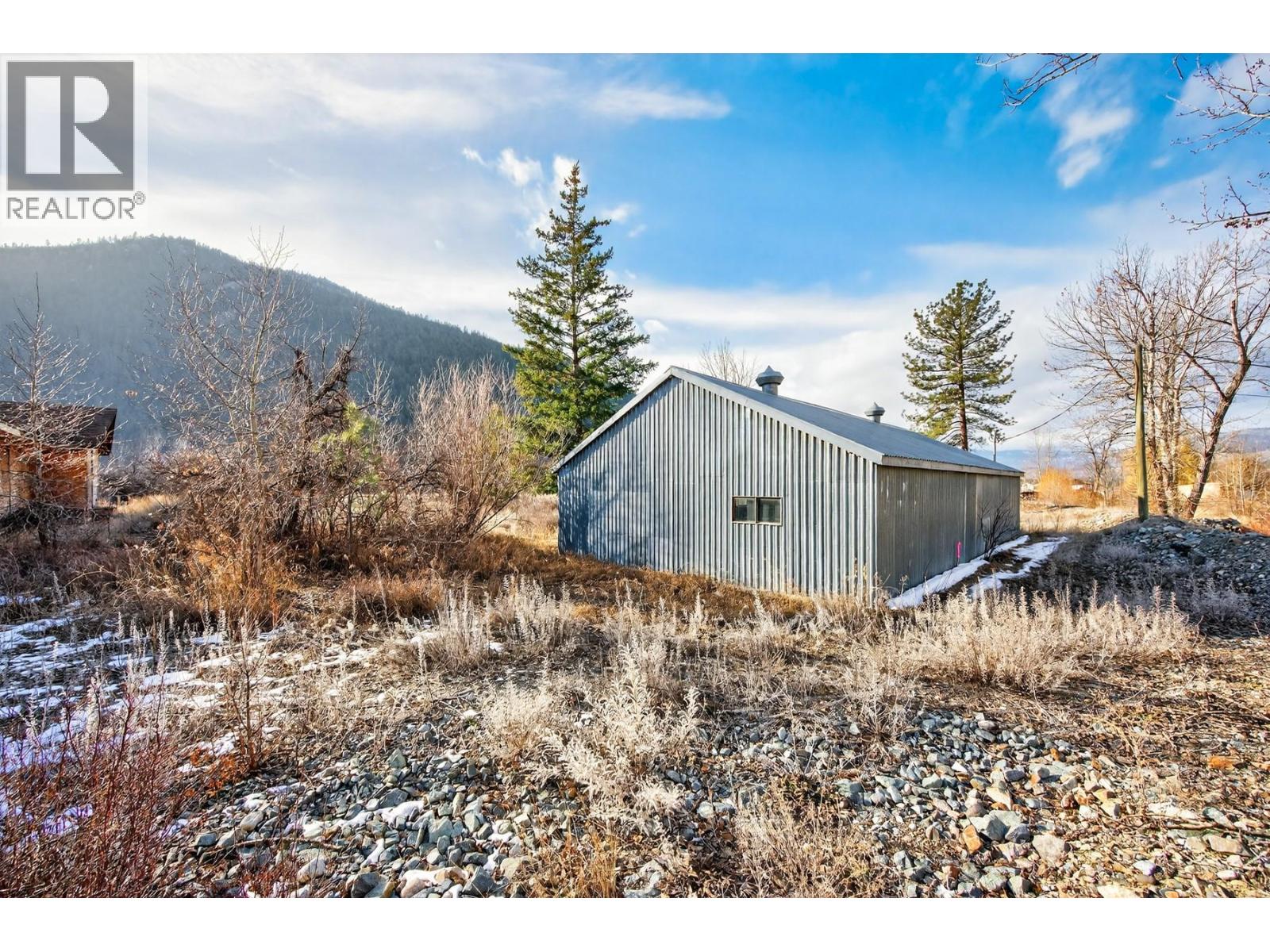 390 Marshall Road - 32