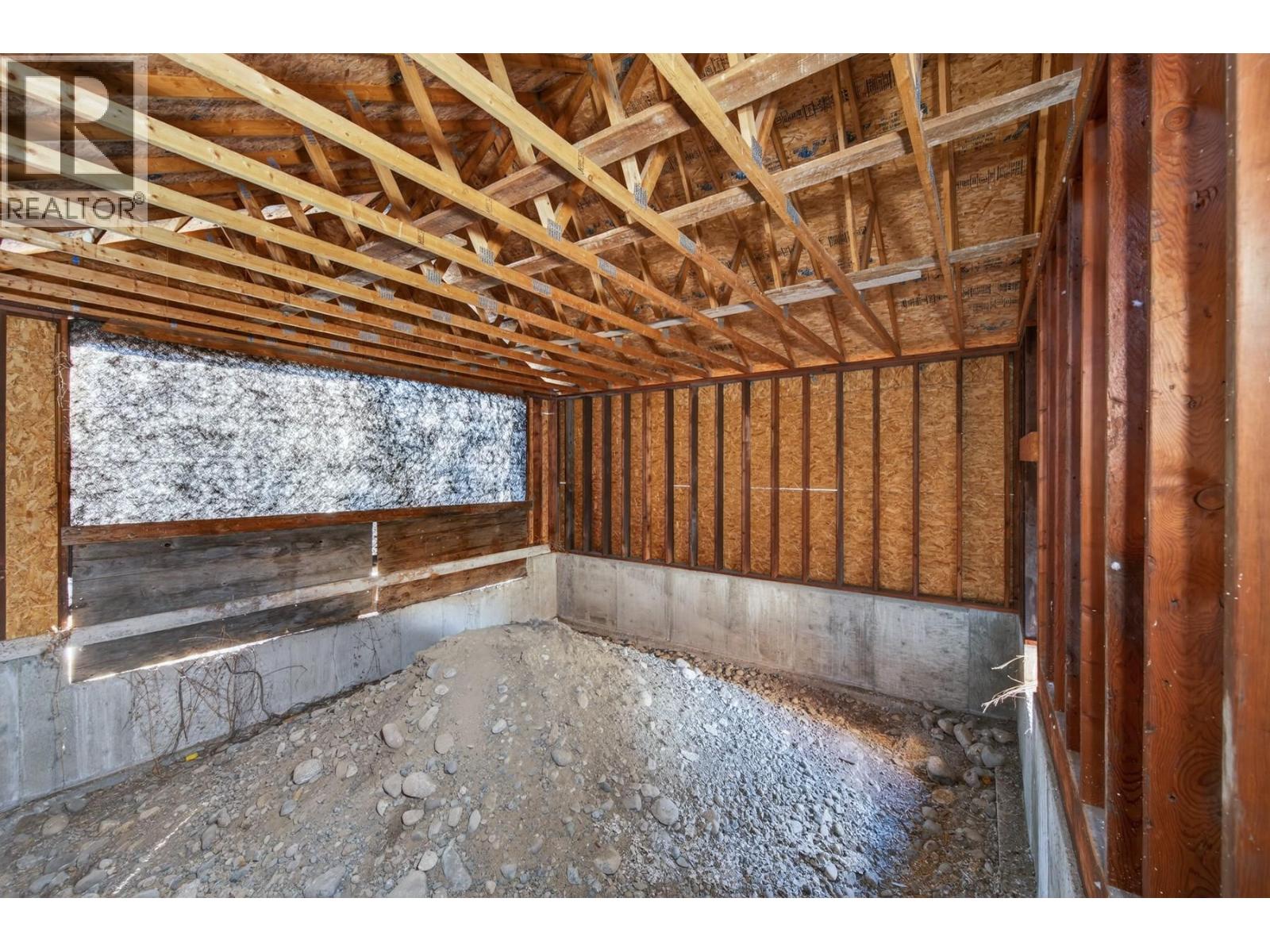 390 Marshall Road - 24