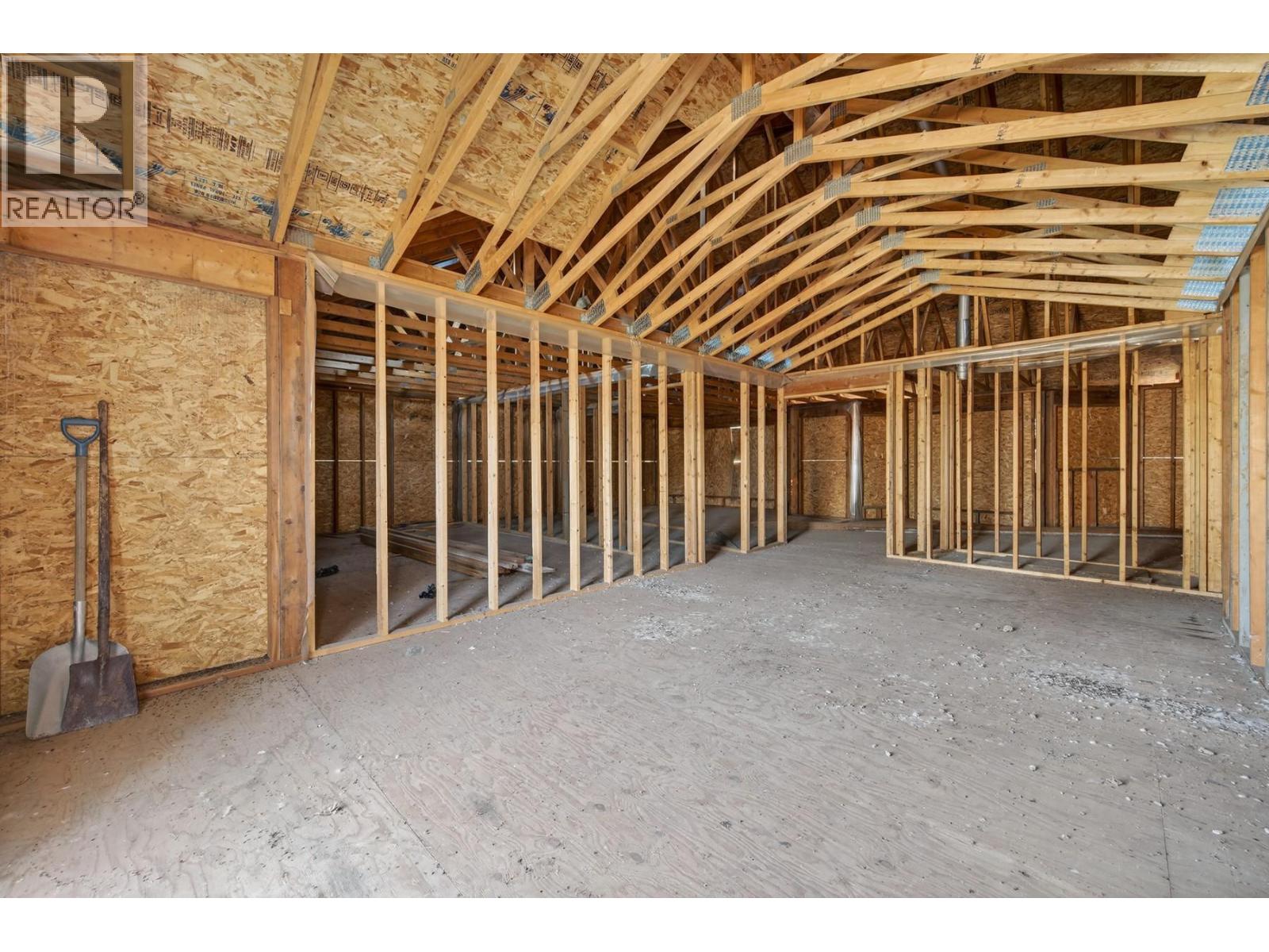 390 Marshall Road - 13