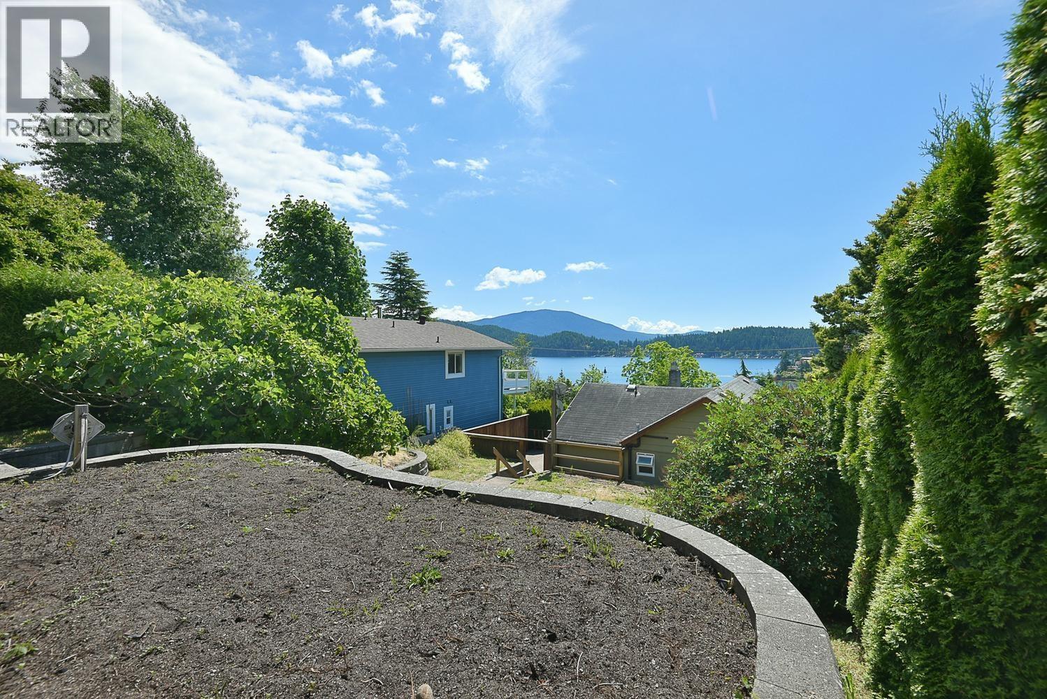 511 S FLETCHER ROAD, Gibsons