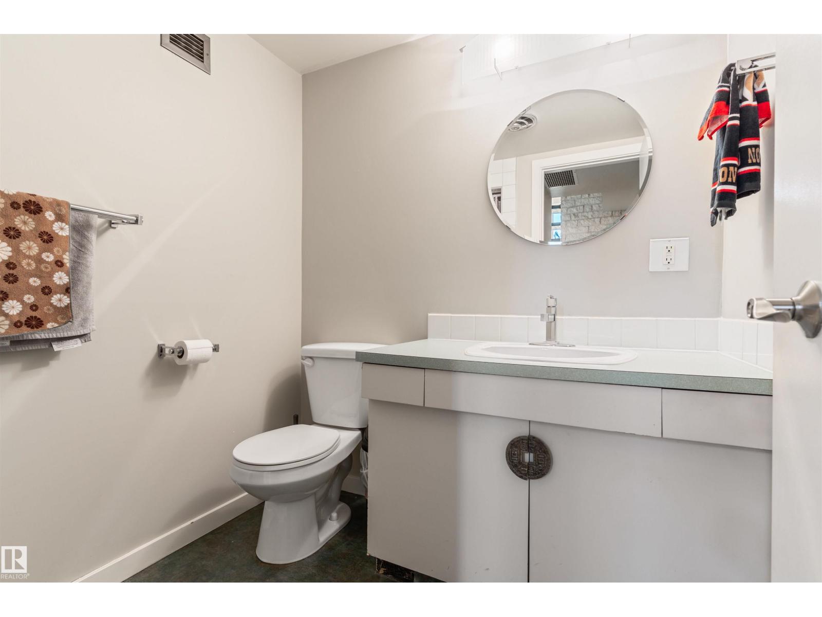 8 LAURIER PL NW - 43