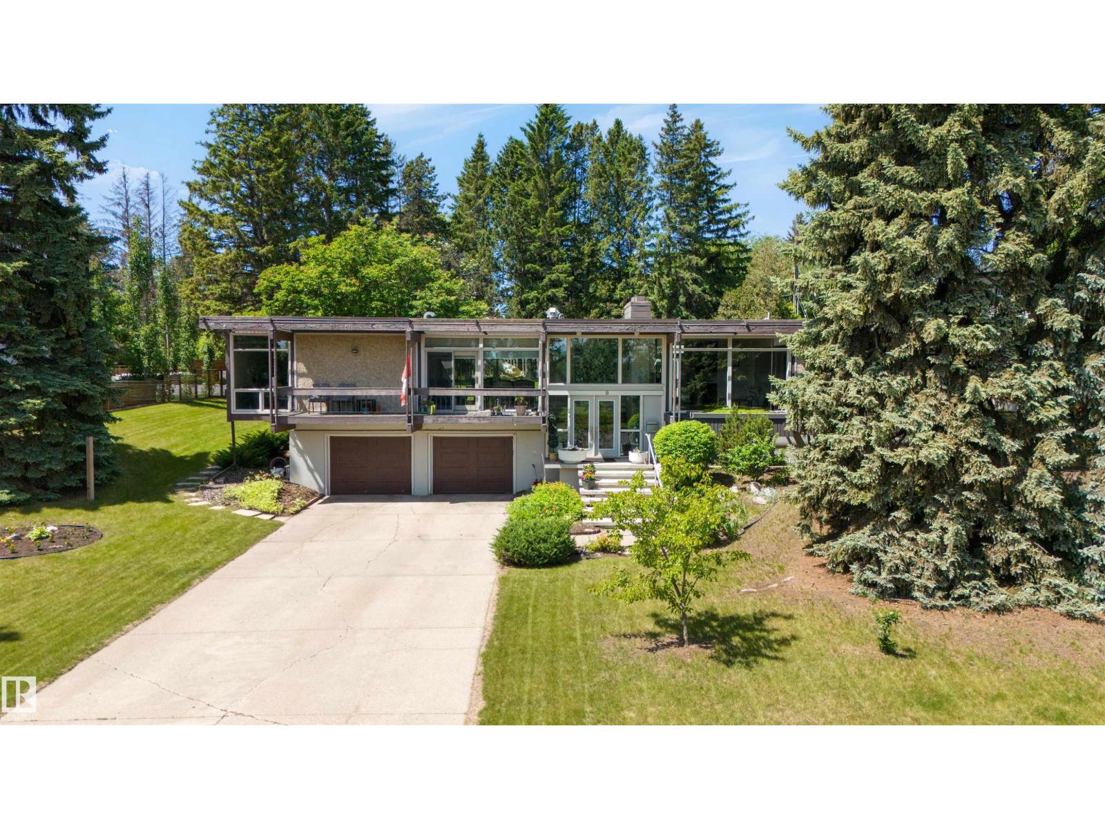 8 LAURIER PL NW - 52