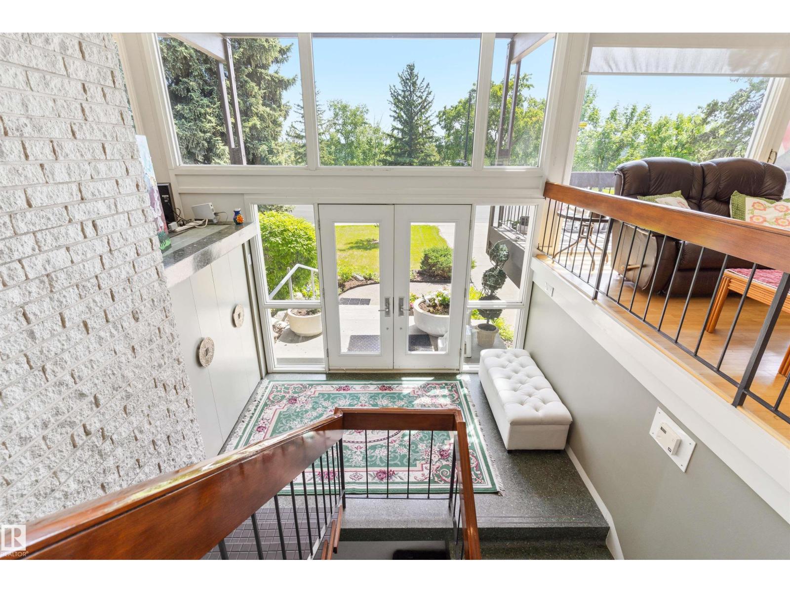 8 LAURIER PL NW - 6