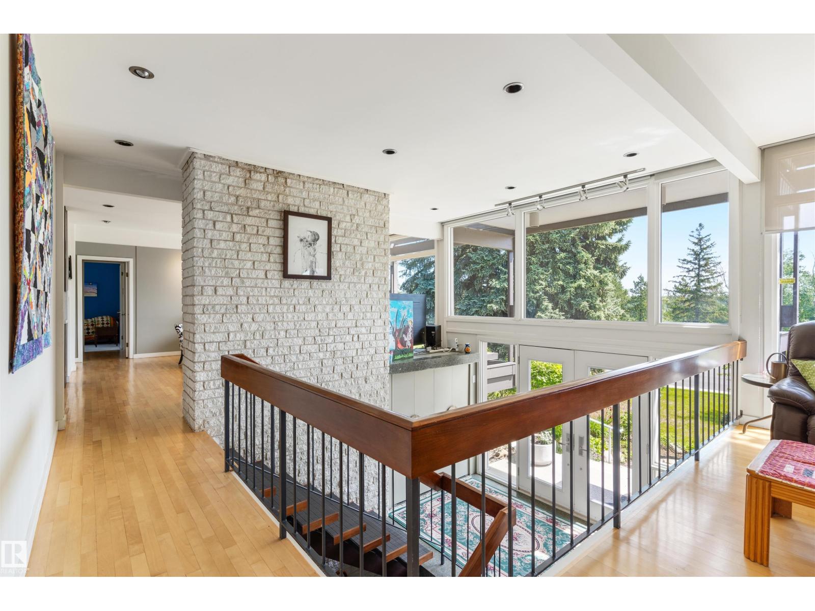 8 LAURIER PL NW - 9