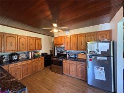 2pc Ensuite bath - 113084 362 Highway, Dauphin, MB R7N2T7 Photo 13