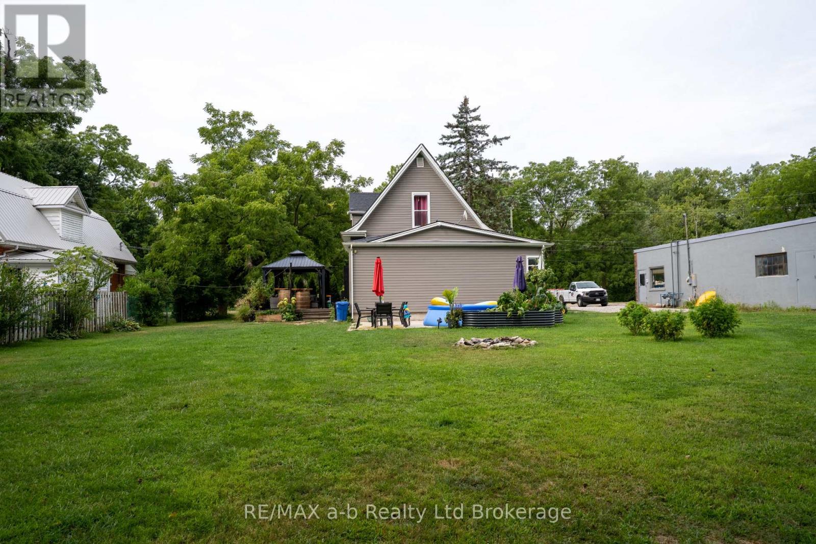 3-bedroom home for sale at 14 OLD VIENNA ROAD, Tillsonburg ON · photo 4 of 13