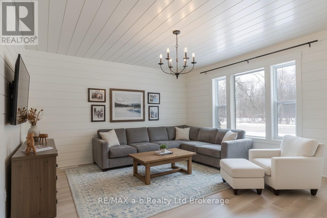 3-bedroom home for sale at 14 OLD VIENNA ROAD, Tillsonburg ON · photo 7 of 13