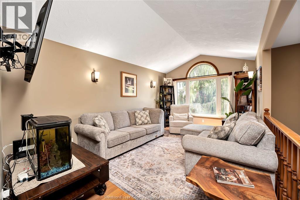 398 THORN RIDGE CRESCENT - 16