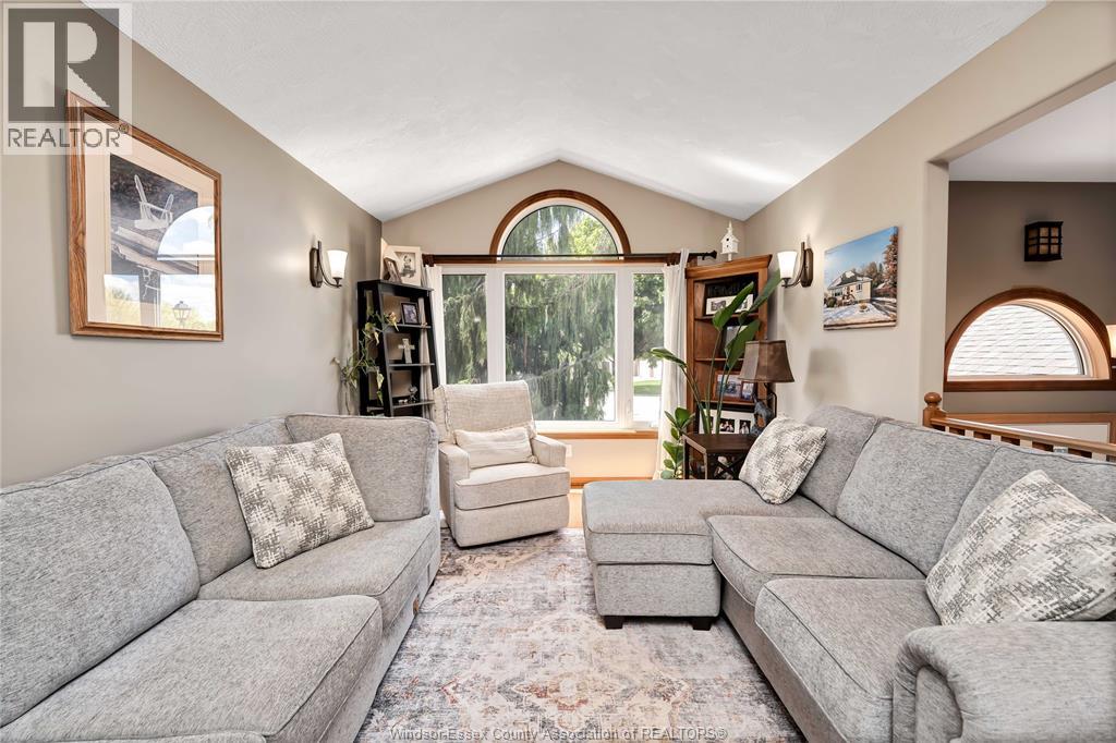 398 THORN RIDGE CRESCENT - 17