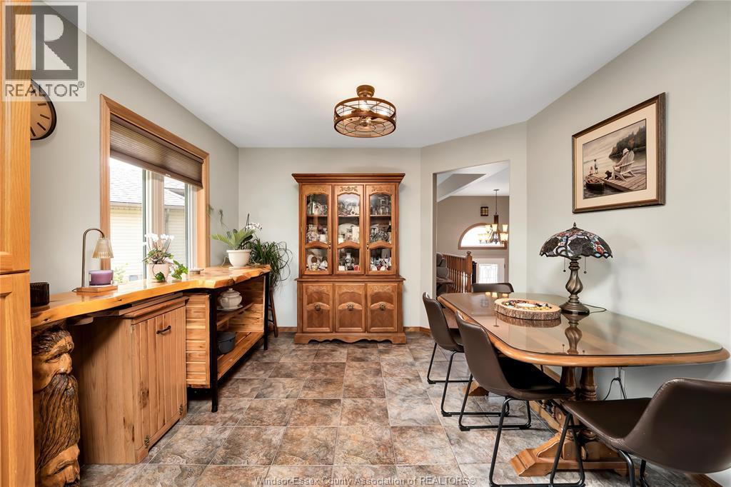 398 THORN RIDGE CRESCENT - 21