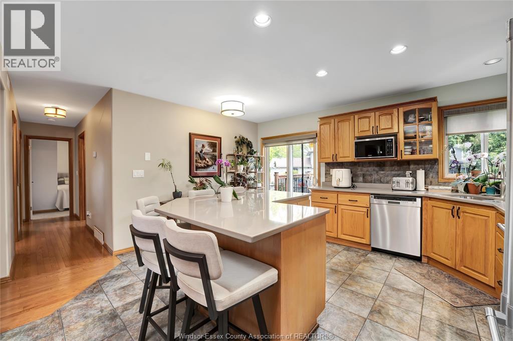 398 THORN RIDGE CRESCENT - 22