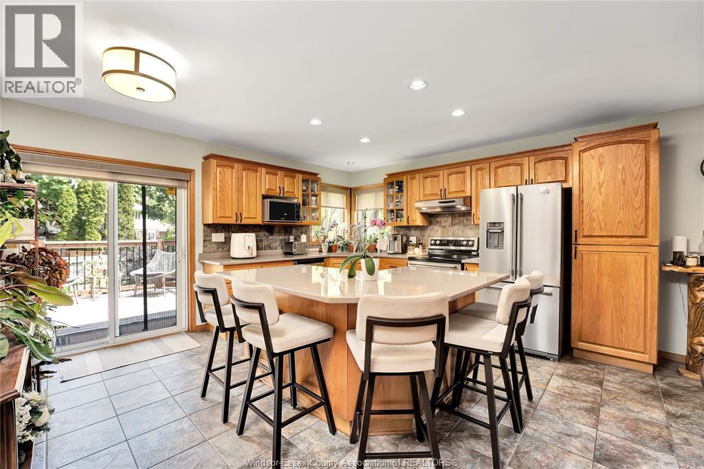 398 THORN RIDGE CRESCENT - 23
