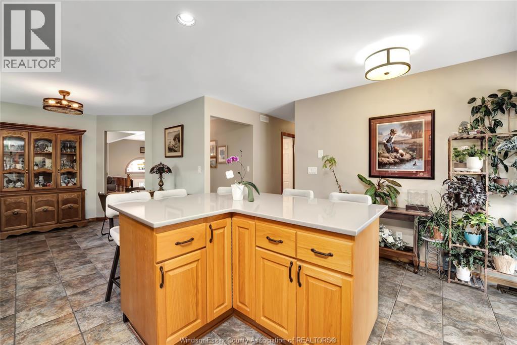398 THORN RIDGE CRESCENT - 26