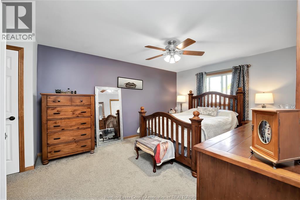 398 THORN RIDGE CRESCENT - 28