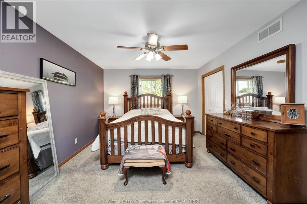 398 THORN RIDGE CRESCENT - 29