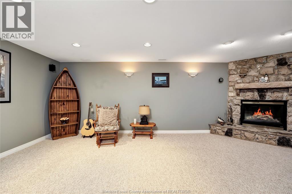 398 THORN RIDGE CRESCENT - 34