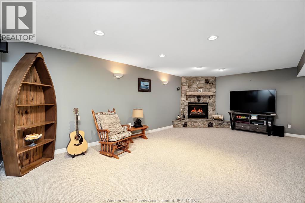 398 THORN RIDGE CRESCENT - 35