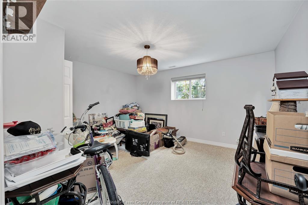 398 THORN RIDGE CRESCENT - 40