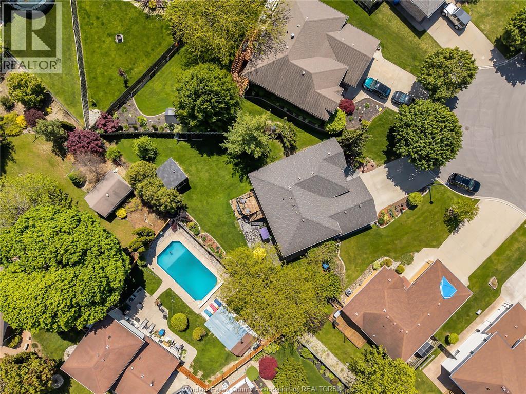 398 THORN RIDGE CRESCENT - 45